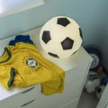 Luminária de Mesa Decorativa Bola de Futebol Preto Usare 110/220v